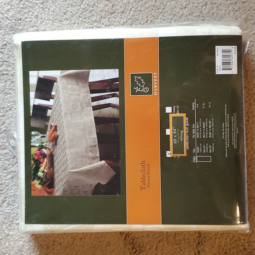 New Harvest Melody Ecru 60" X 84" Tablecloth Acorn/Leaves woven Design